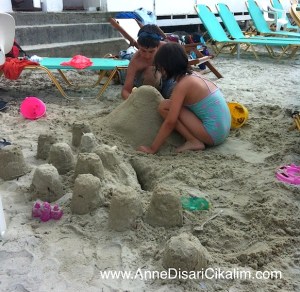 Kumdan belediye binası, site, tümülüs