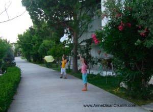 ruzgar ve poset ucurtma, çocuklarla uçurtma